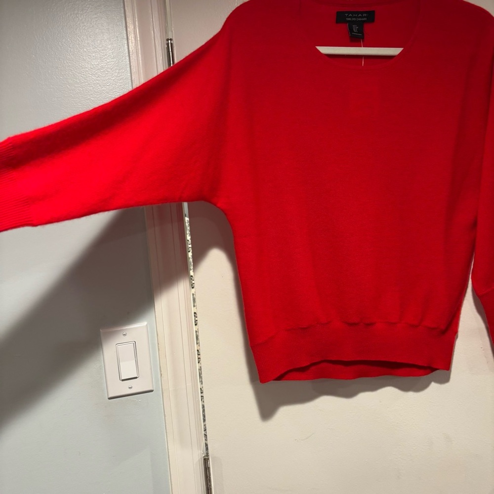 Red Cashmere Tahari Sweater Size Small.  New With Tags - Picture 3 of 12